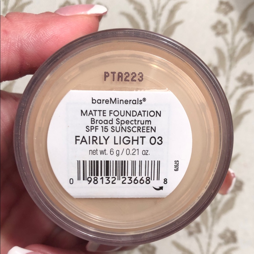 BareMinerals Matte Foundation Powder - Picture 2 of 3